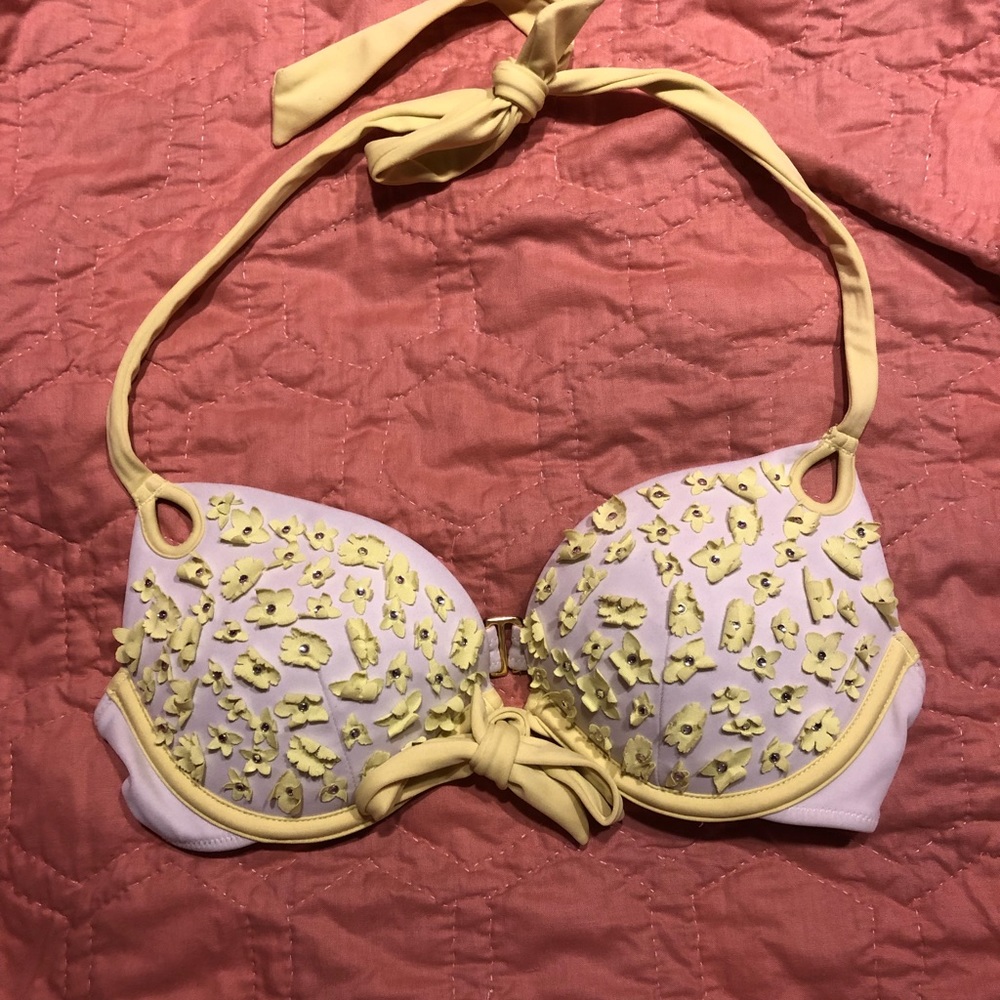 Victoria’s Secret bikini top